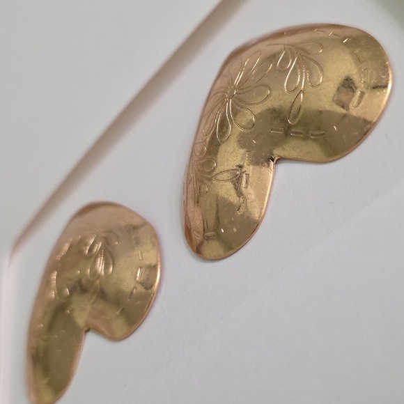 ZARA Textured Heart Earrings - Picture 11 of 15